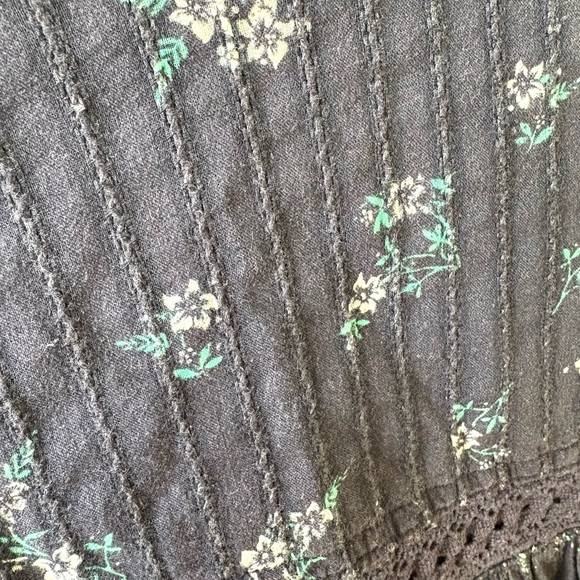 Title: Pilcro Navy Floral Ruffle Peplum Blouse Top Size M - Picture 7 of 10